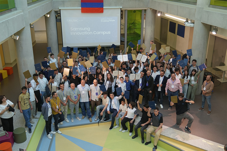 You are currently viewing 100 երեխա հաջողությամբ ավարտել է Սամսունգի ինովացիոն կամպուսի ծրագիրը